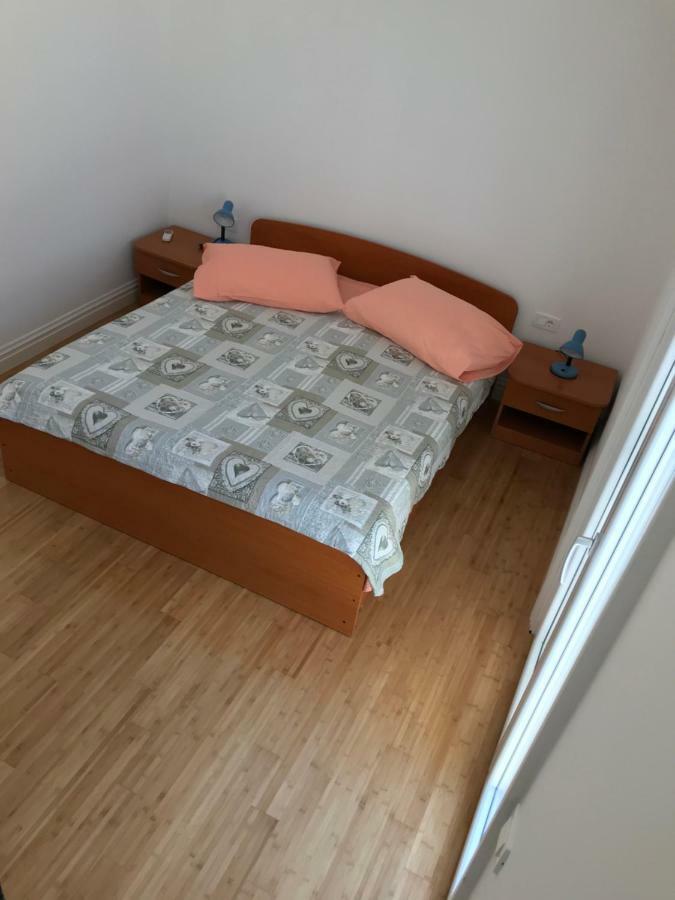 Apartment Mila Srima Exterior photo